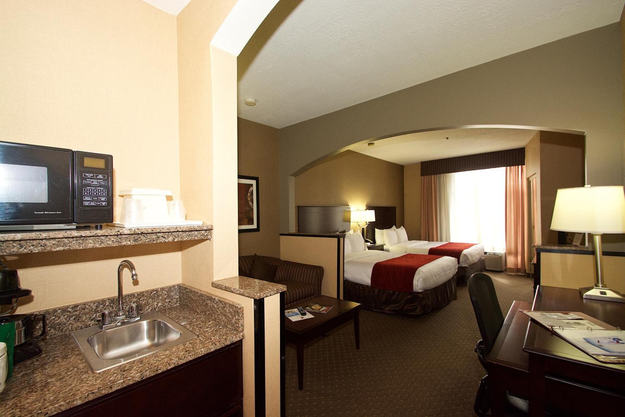 Comfort Suites Ogden Conference Center Room photo